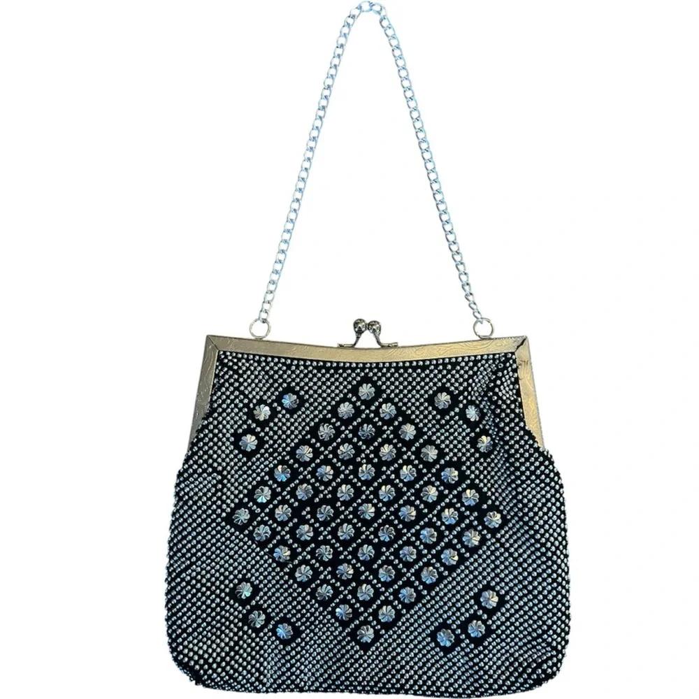 Vintage Black & Silver Beaded Clutch Purse w/Chain strap & Kiss lock clasp 7”x6”